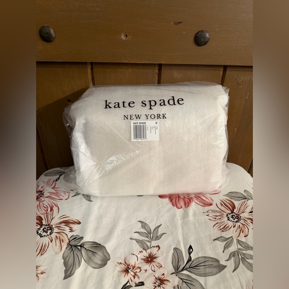 Kate Spade  Emma Shoulder Bag with change purse originally $429 - Picture 8 of 11